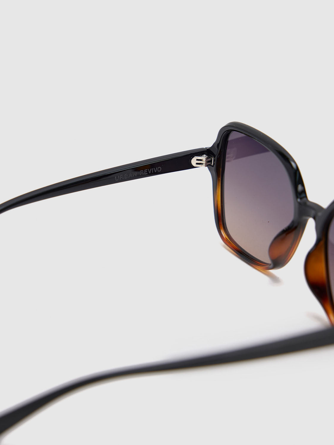 Polarizing Glasses