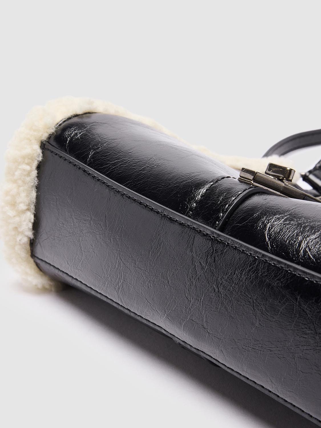 Contrast Handle Shoulder Bags