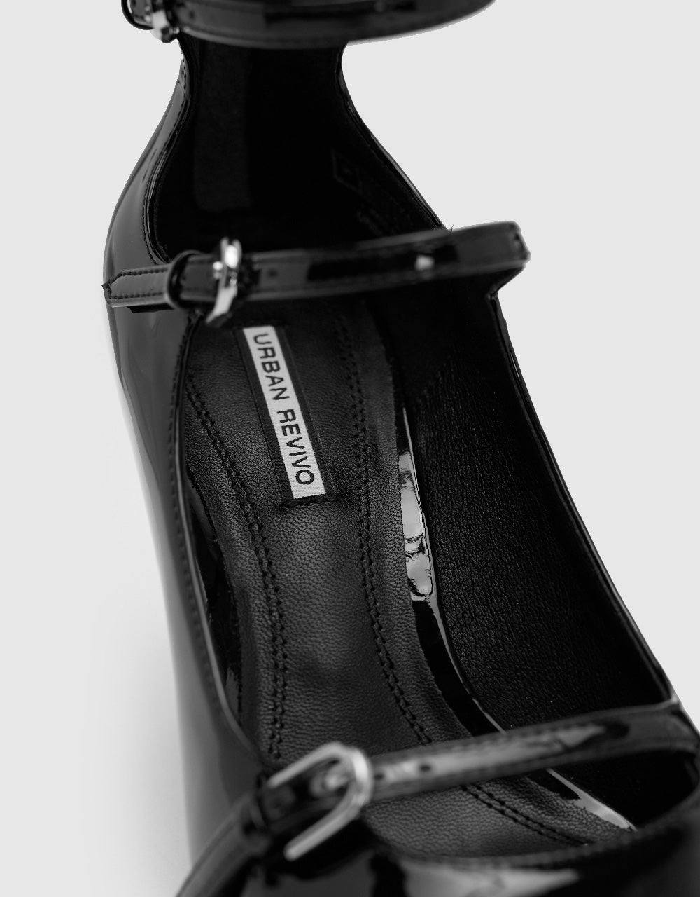 Vegan Leather Round Toe Pumps