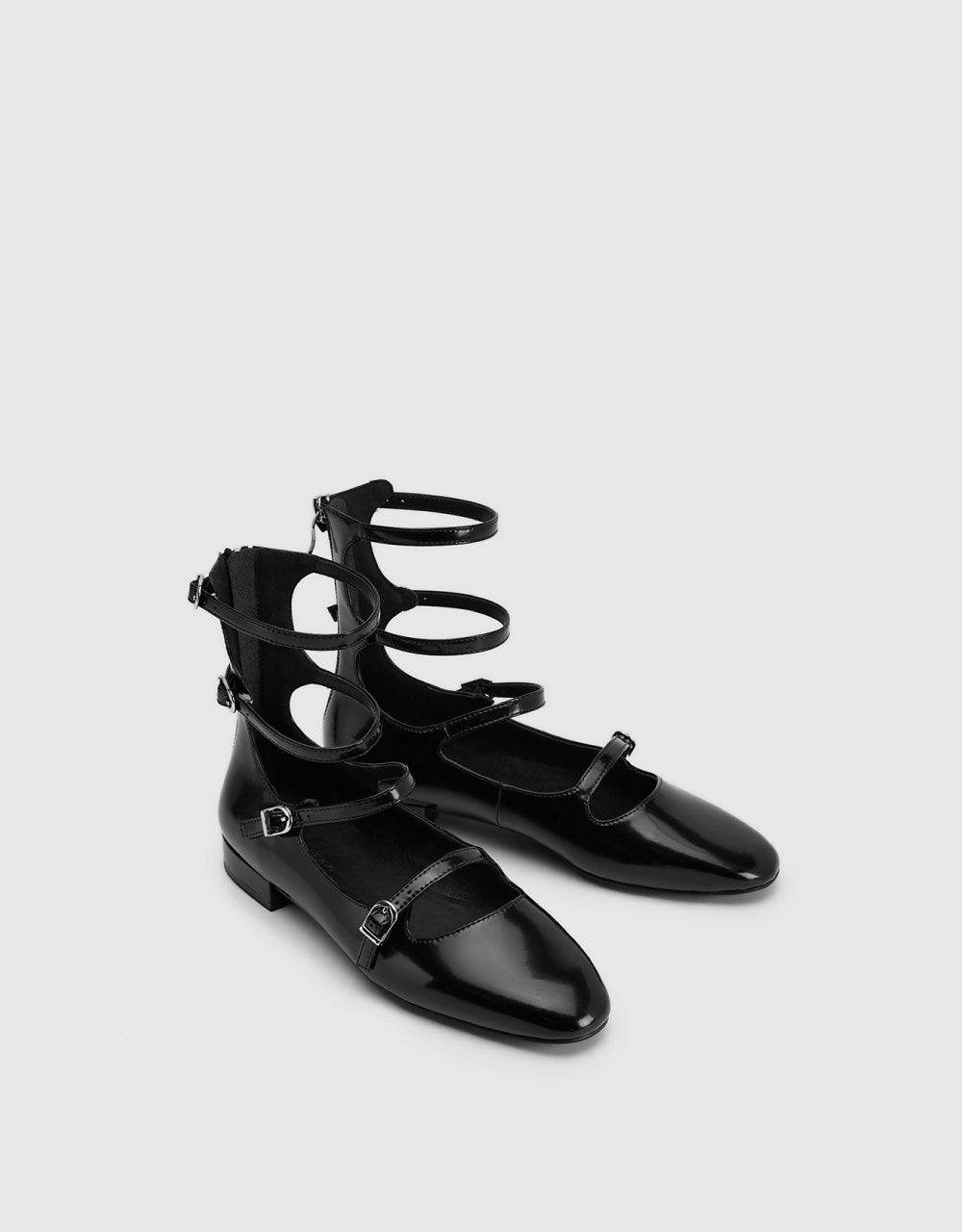 Muti-Buckle Round Toe Pumps