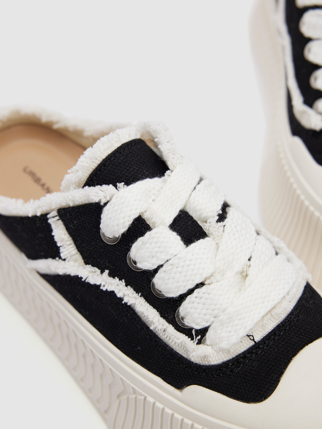 Raw Hem Round Toe Slippers