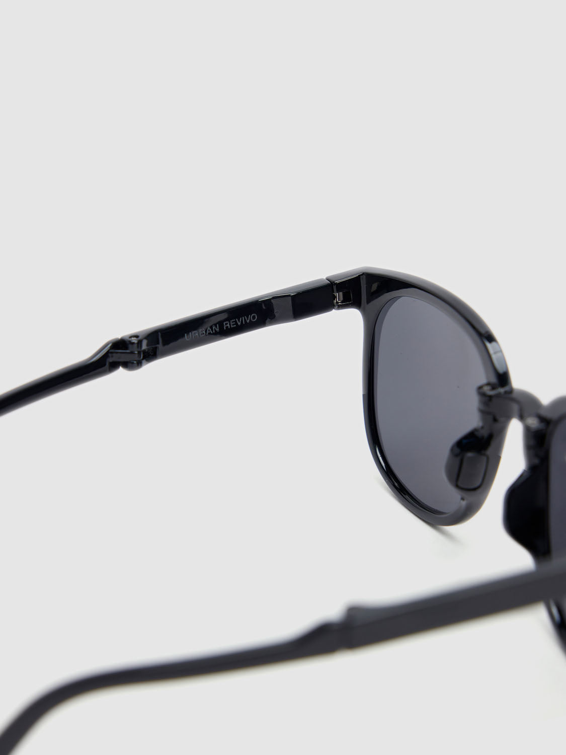 Polarizing Glasses