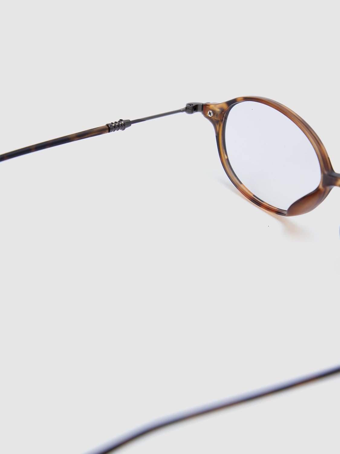 Tortoiseshell Frame Round Glasses