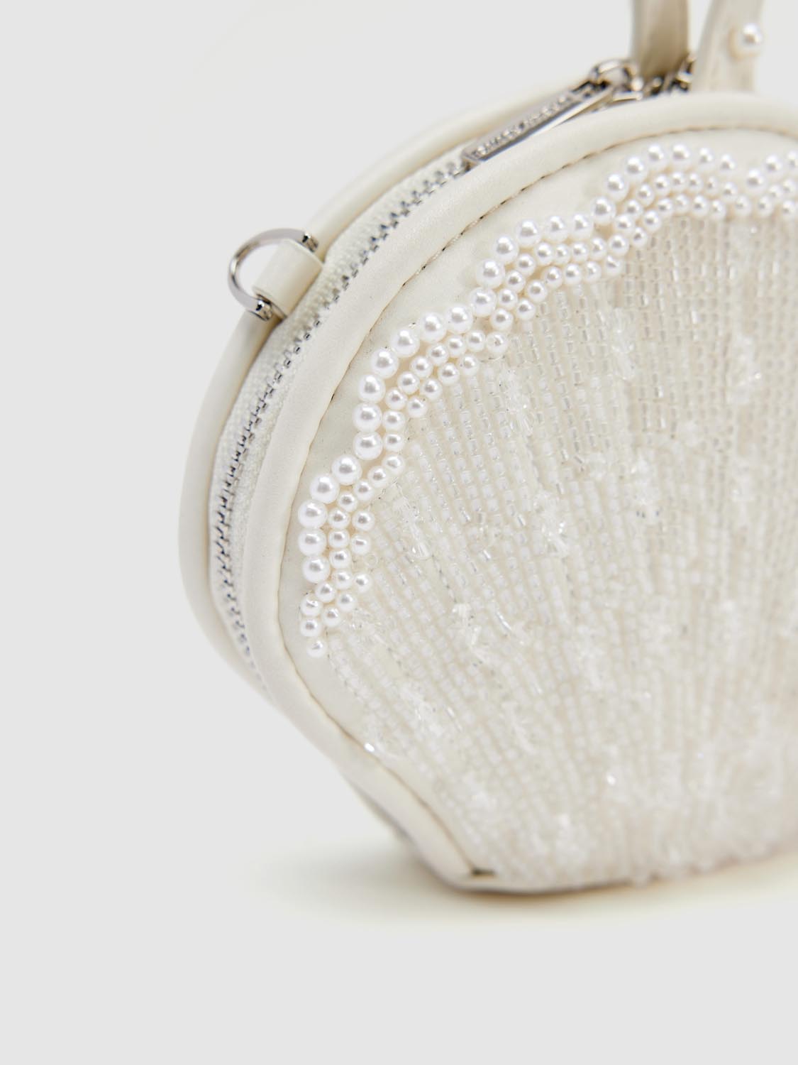 Shell Pearl Décor Shoulder Bags