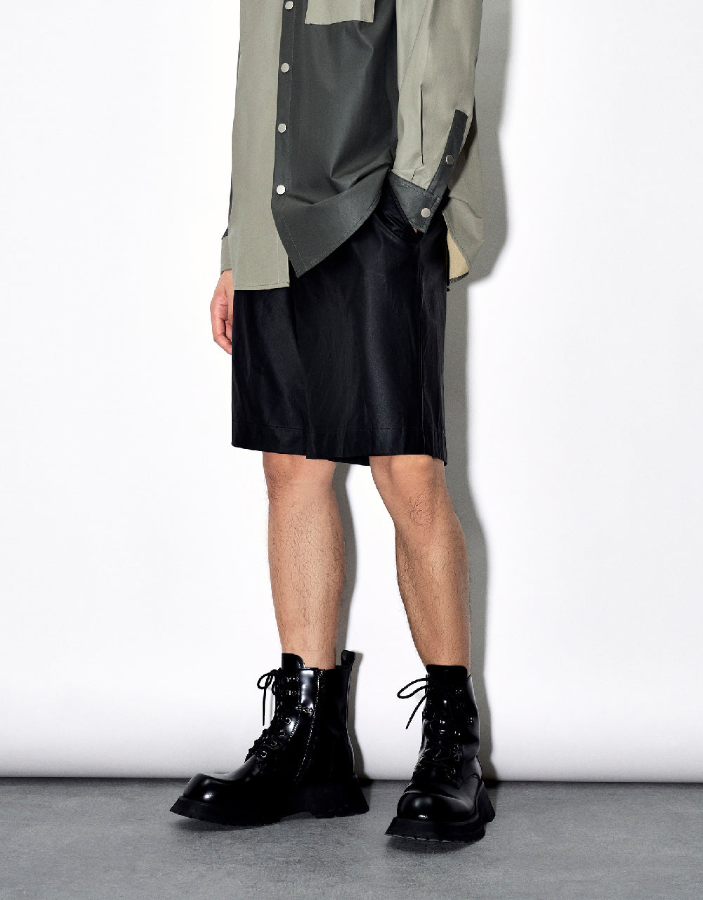 Drawstring Waist Loose Shorts
