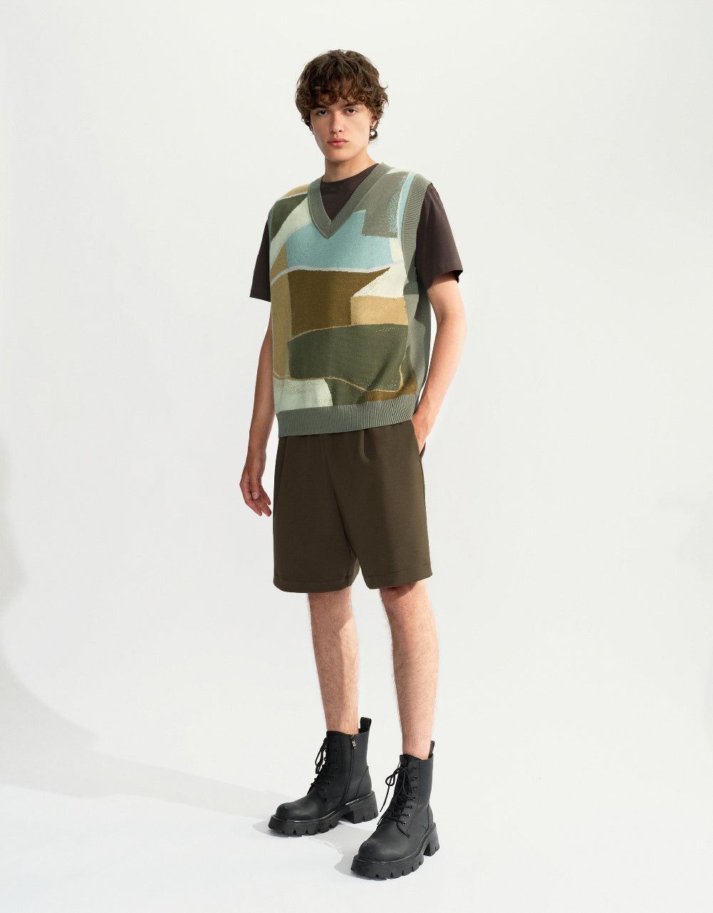 Drawstring Waist Loose Shorts