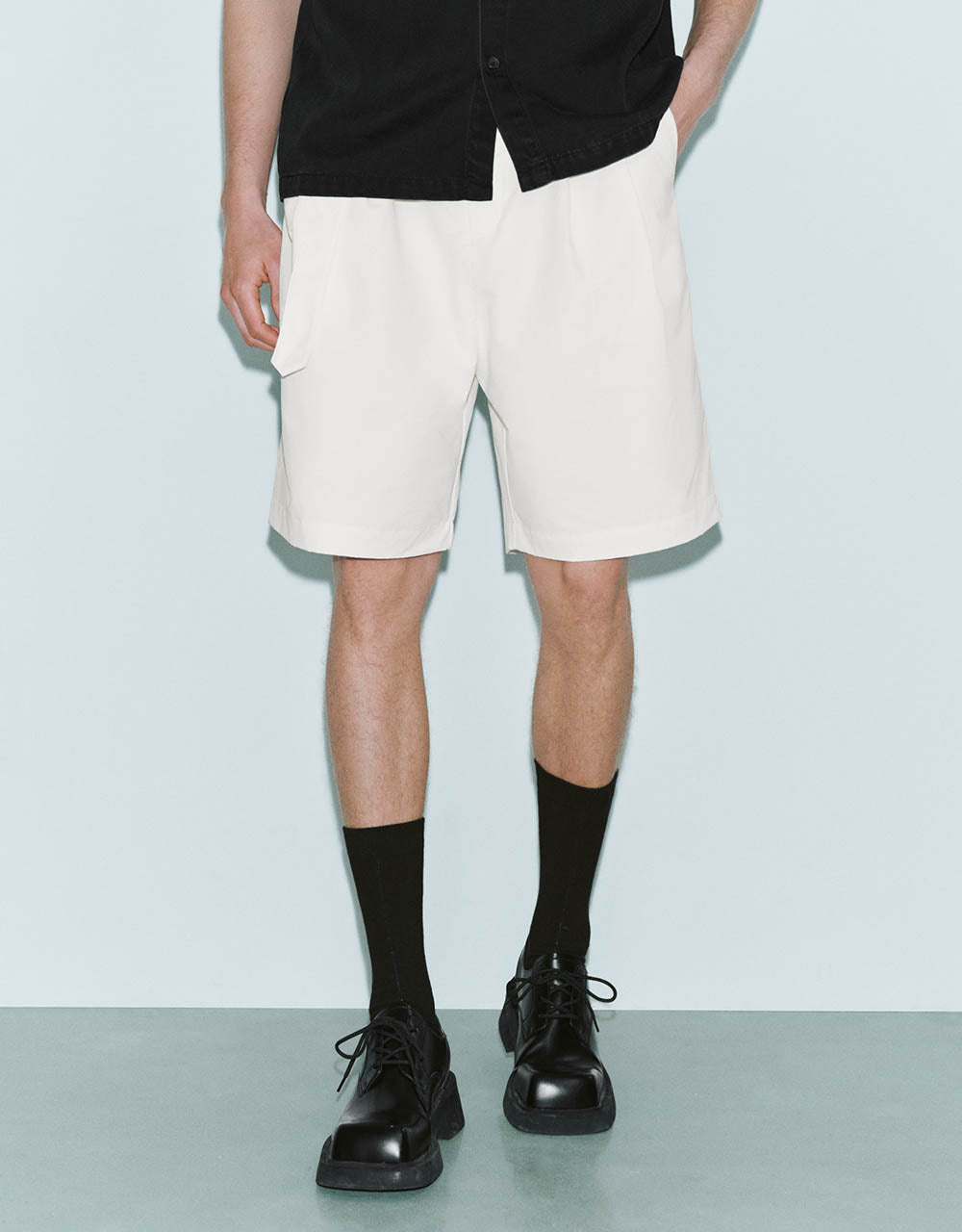 Straight Loose Shorts With Belt