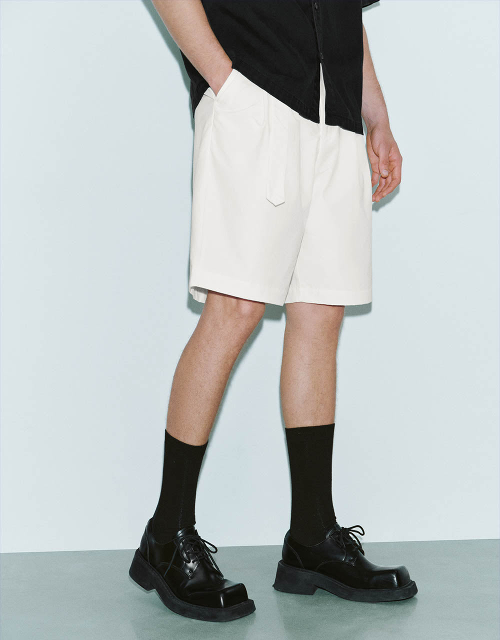Straight Loose Shorts With Belt