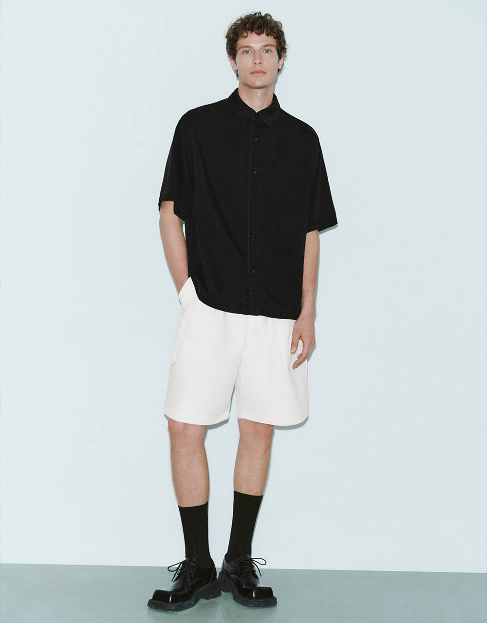 Straight Loose Shorts With Belt