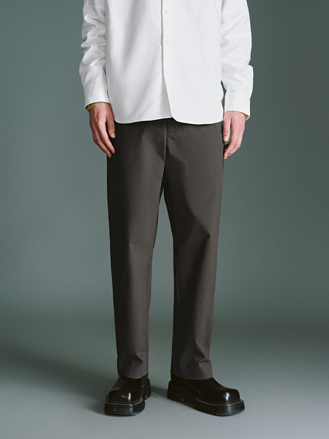 Loose Carrot Fit Pants