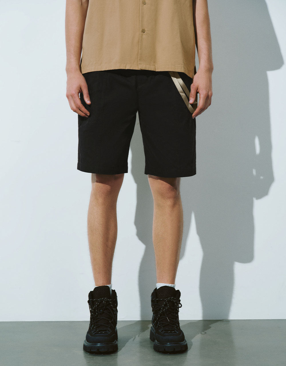 Drawstring Waist Loose Shorts