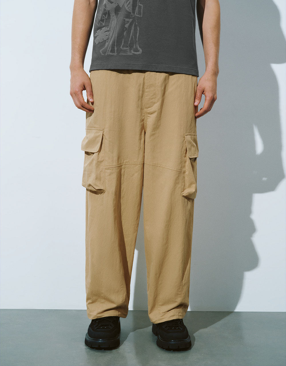 Multi-Pocket Carrot Fit Pants