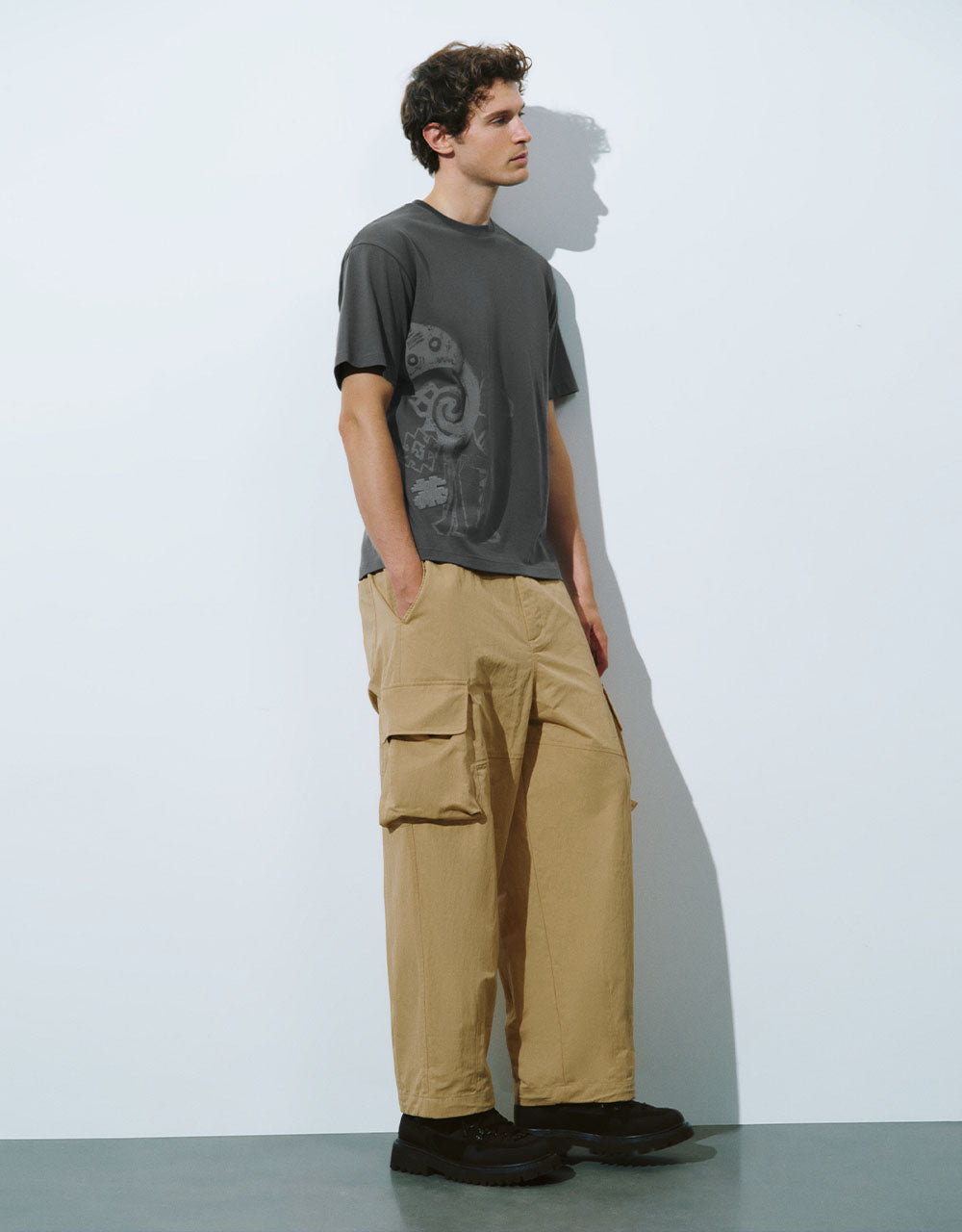 Multi-Pocket Carrot Fit Pants