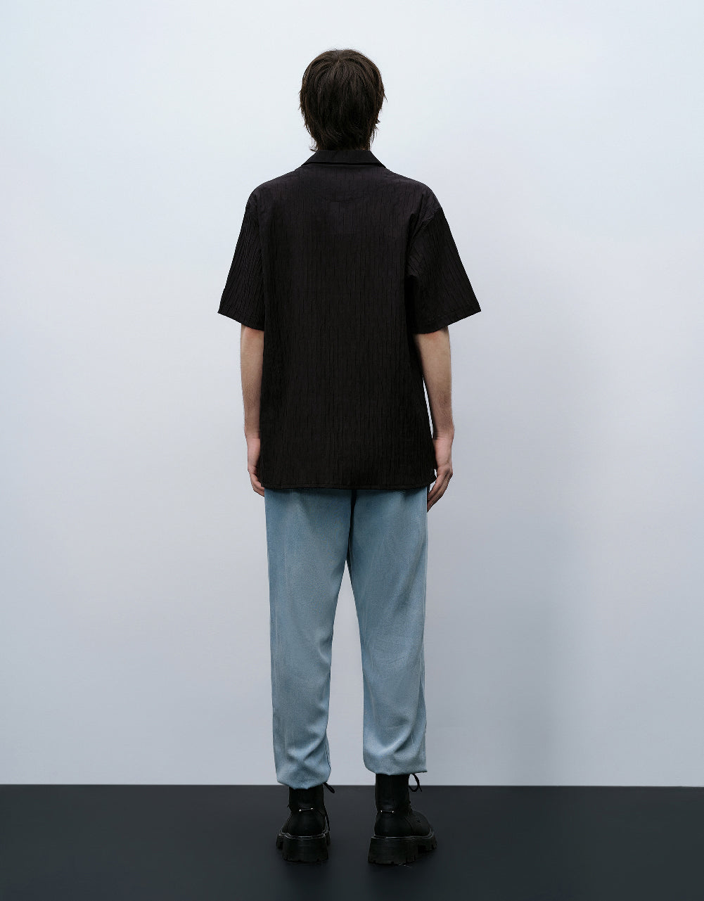 Low-Cut Uppers Jeans