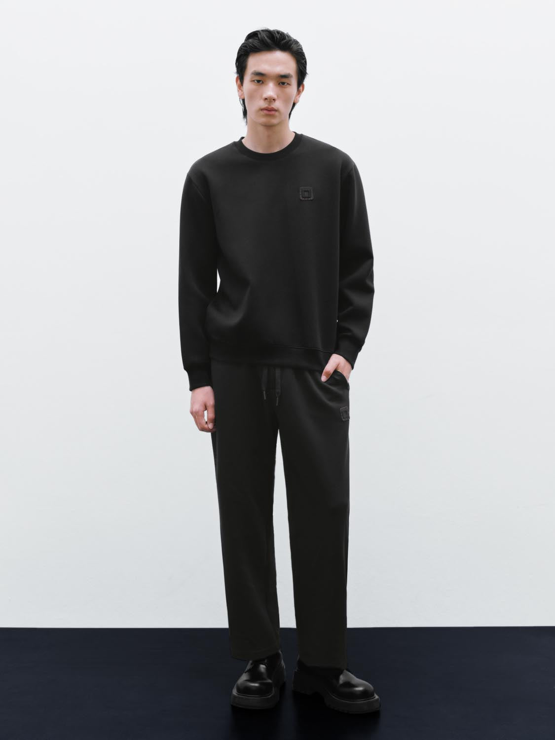 Crew Neck Contrast Trim Sweatshirts