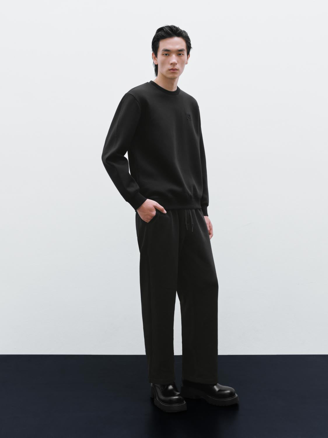 Crew Neck Contrast Trim Sweatshirts