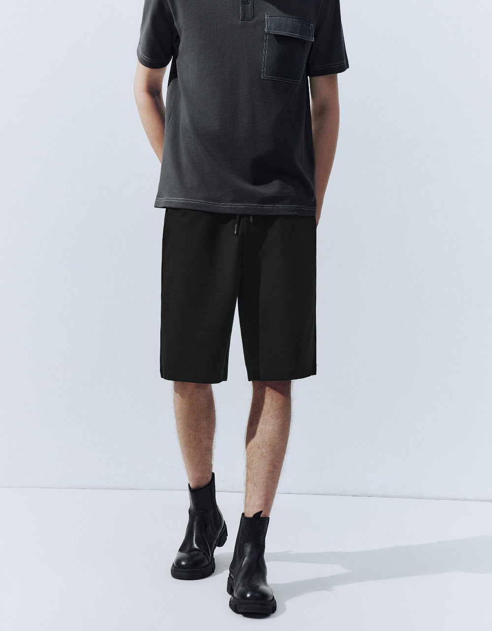 Drawstring Waist Loose Shorts