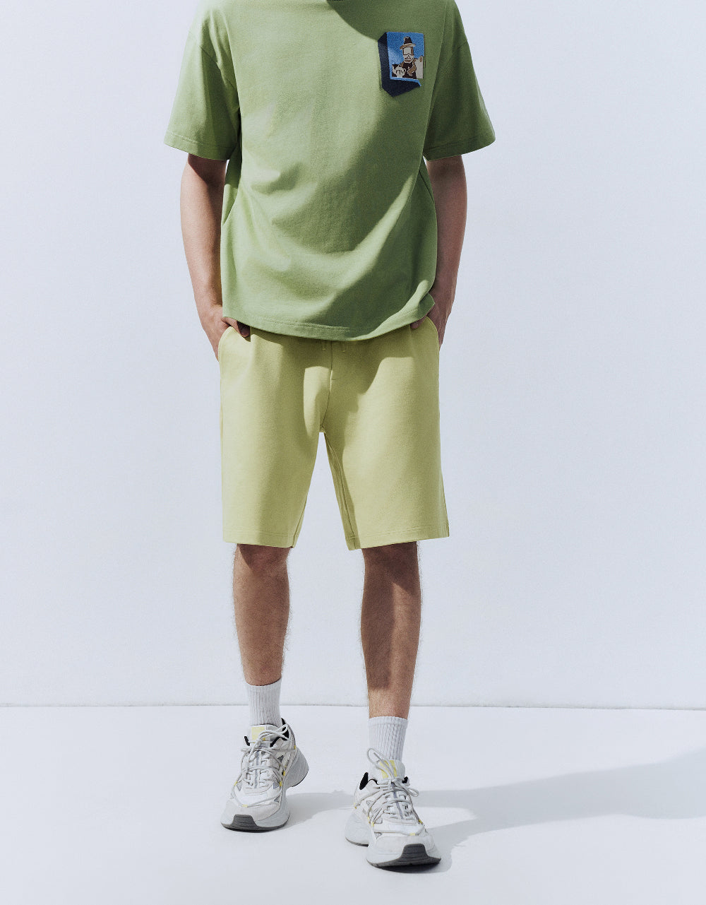Drawstring Waist Loose Shorts