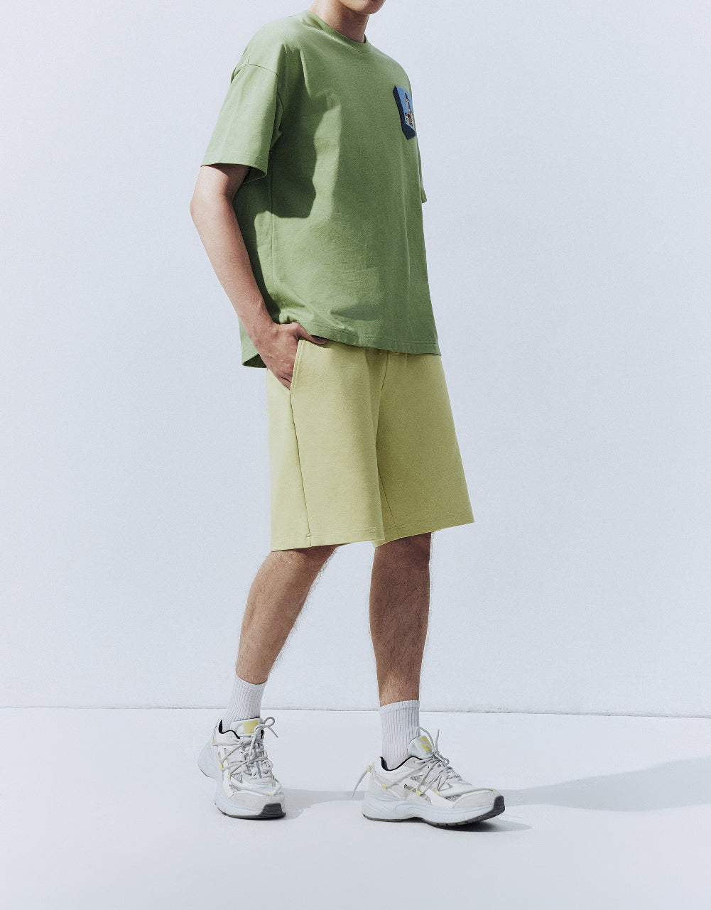 Drawstring Waist Loose Shorts