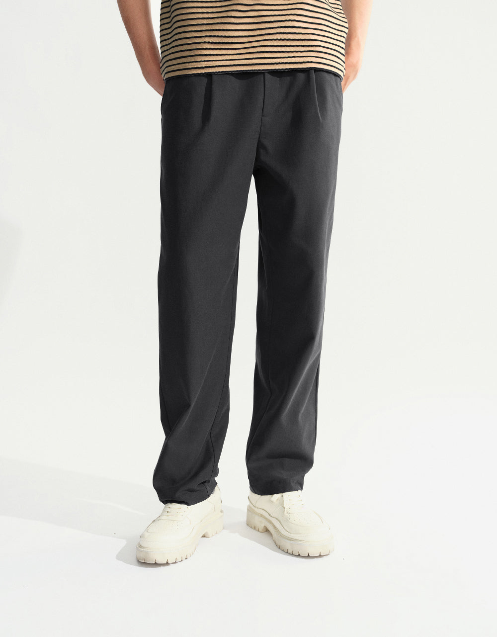 Loose Carrot Fit Pants