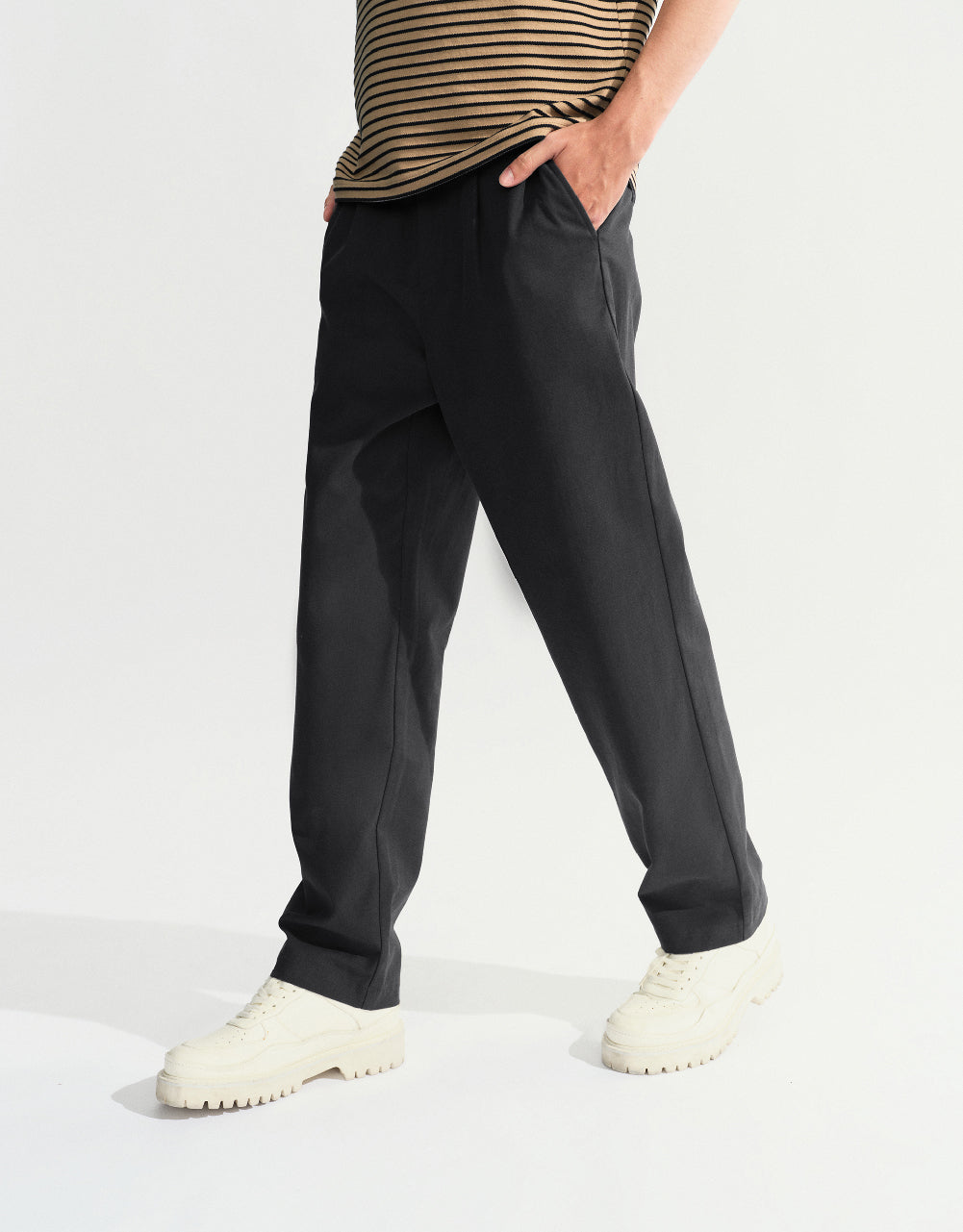 Loose Carrot Fit Pants