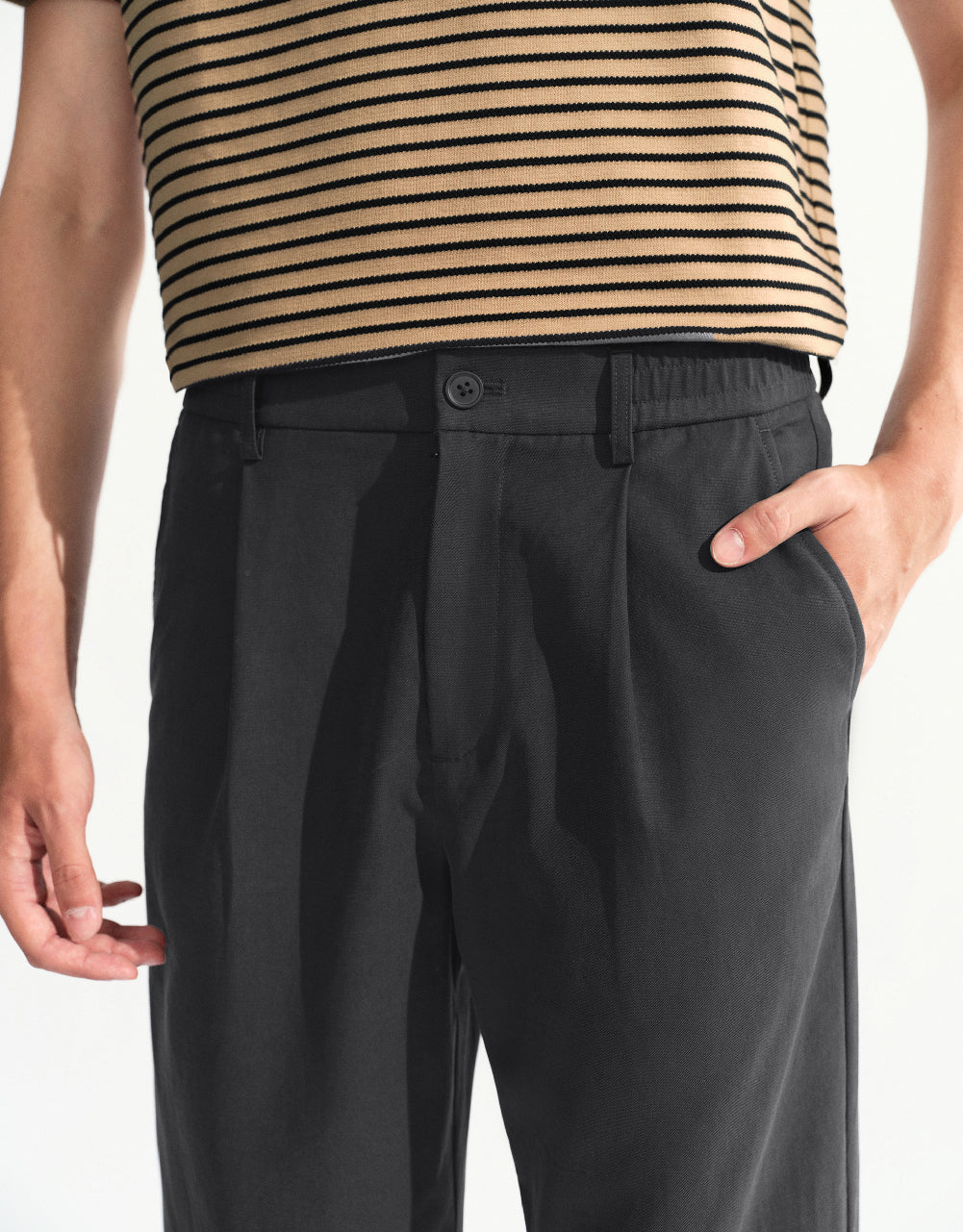 Loose Carrot Fit Pants