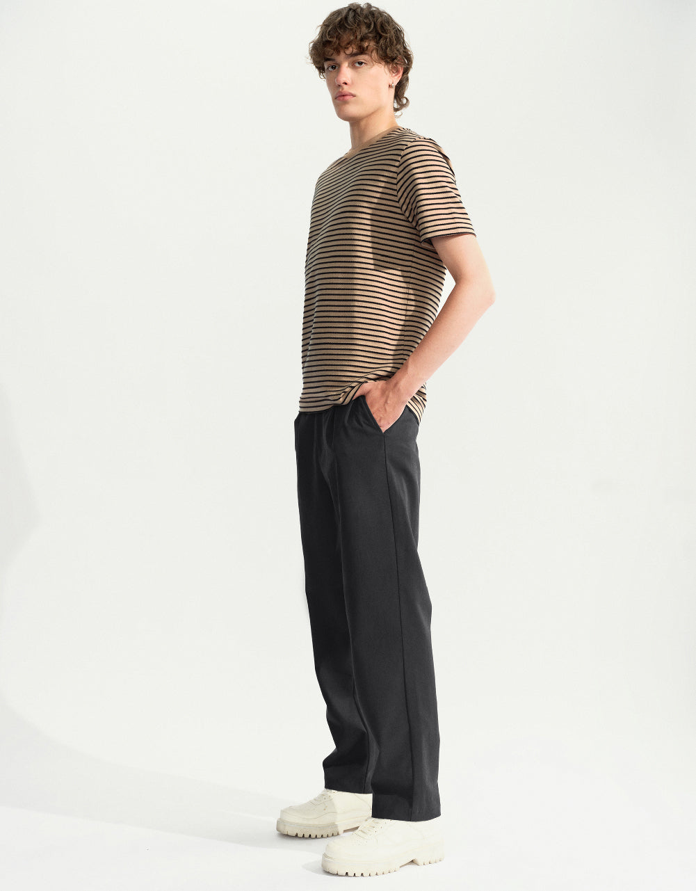 Loose Carrot Fit Pants