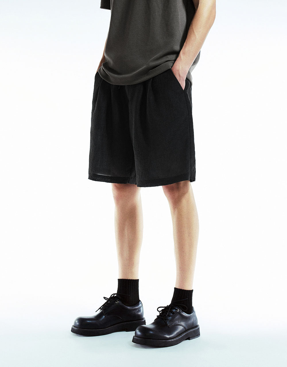 Drawstring Waist Loose Shorts