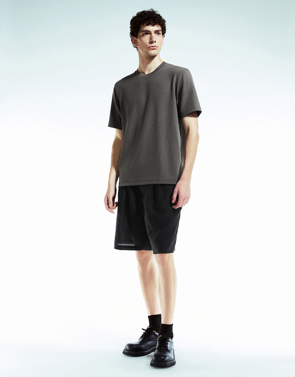 Drawstring Waist Loose Shorts