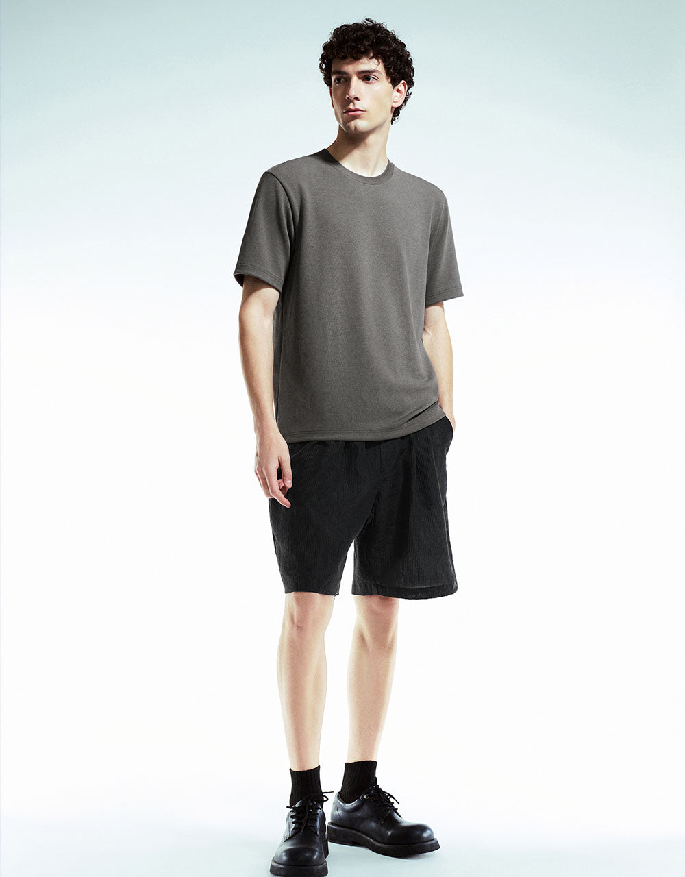 Drawstring Waist Loose Shorts