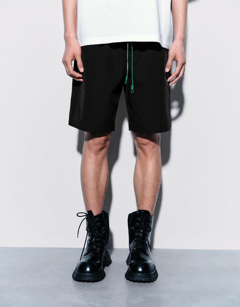 Drawstring Waist Loose Shorts