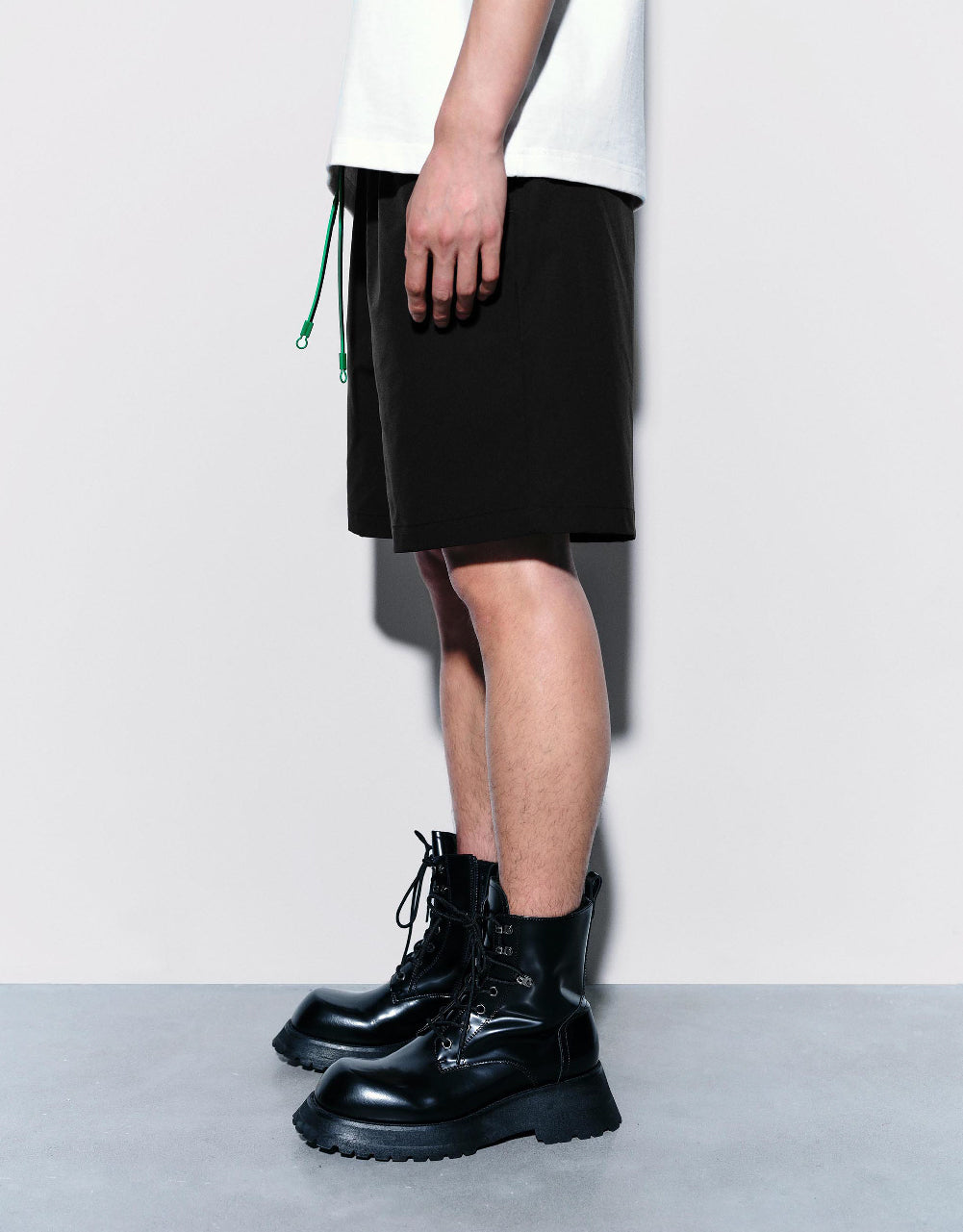 Drawstring Waist Loose Shorts