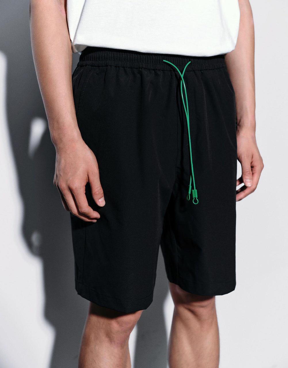 Drawstring Waist Loose Shorts