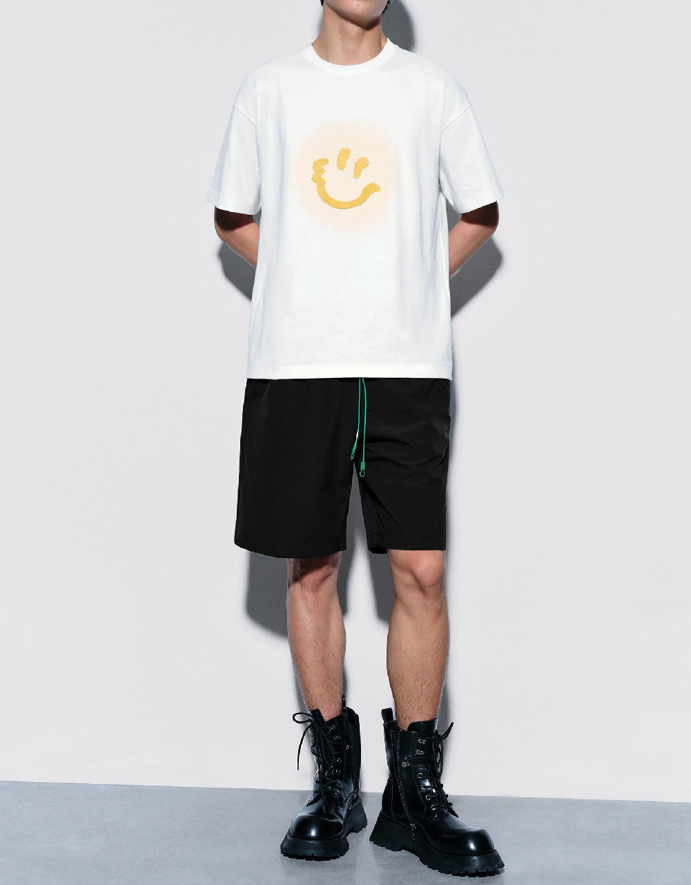 Drawstring Waist Loose Shorts