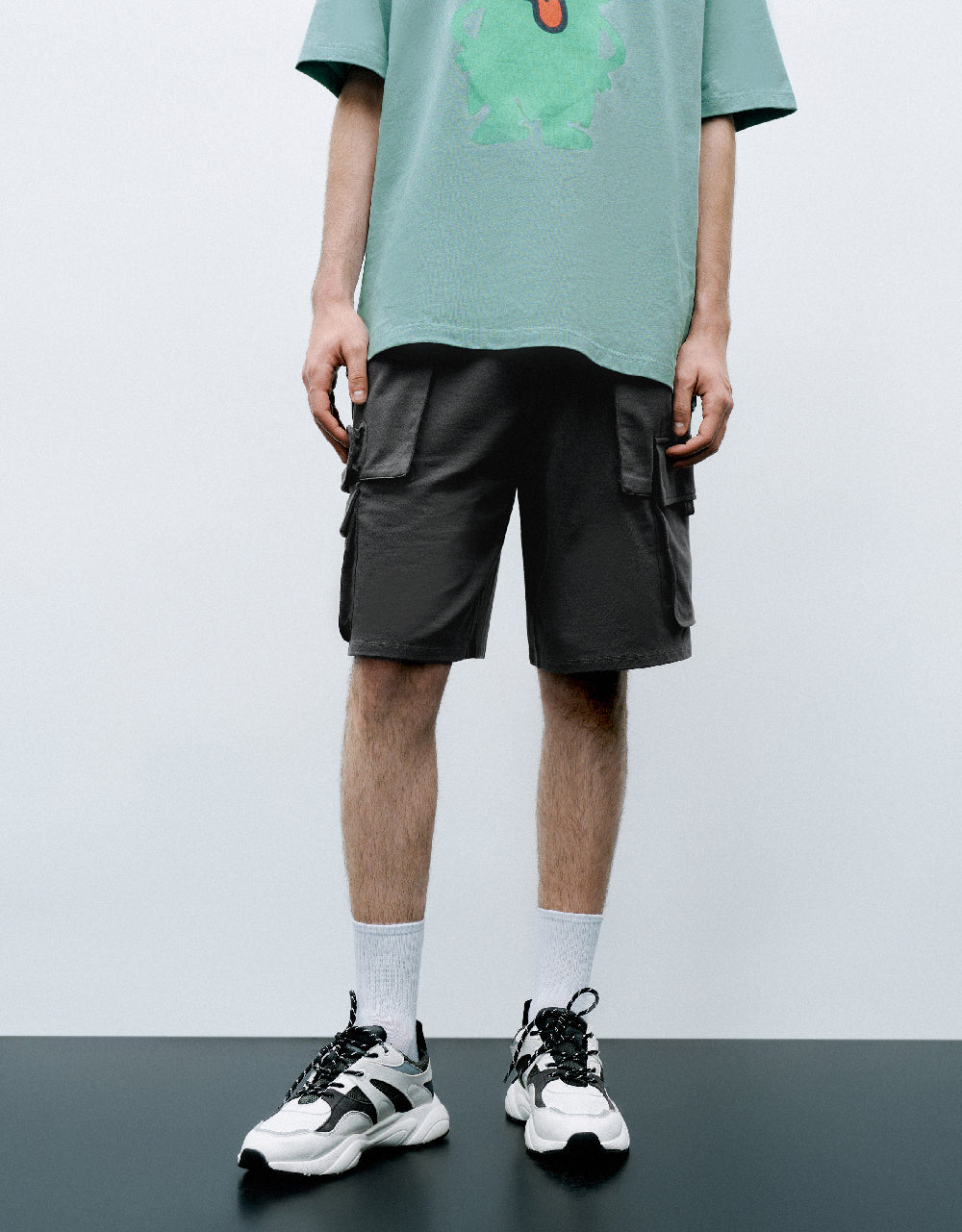Drawstring Waist Shorts With Pockets