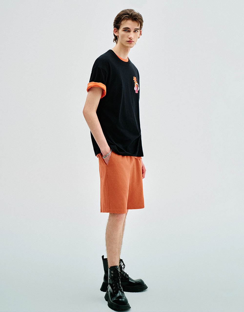 Drawstring Waist Loose Shorts