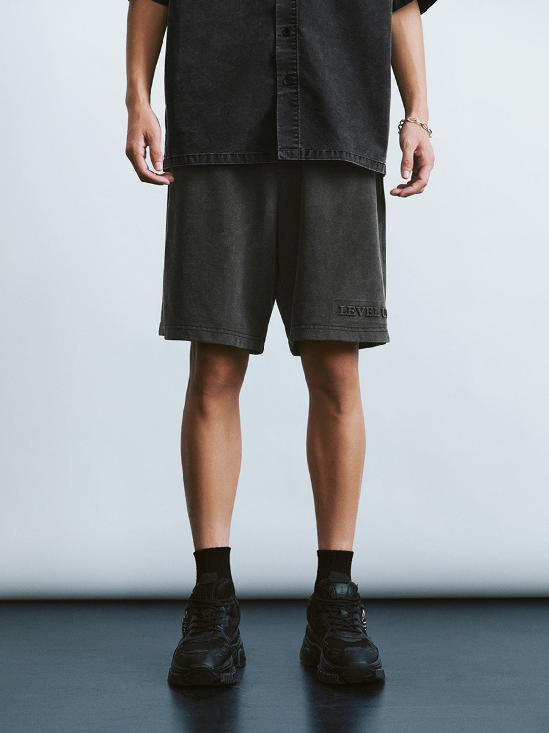Drawstring Waist Loose Shorts