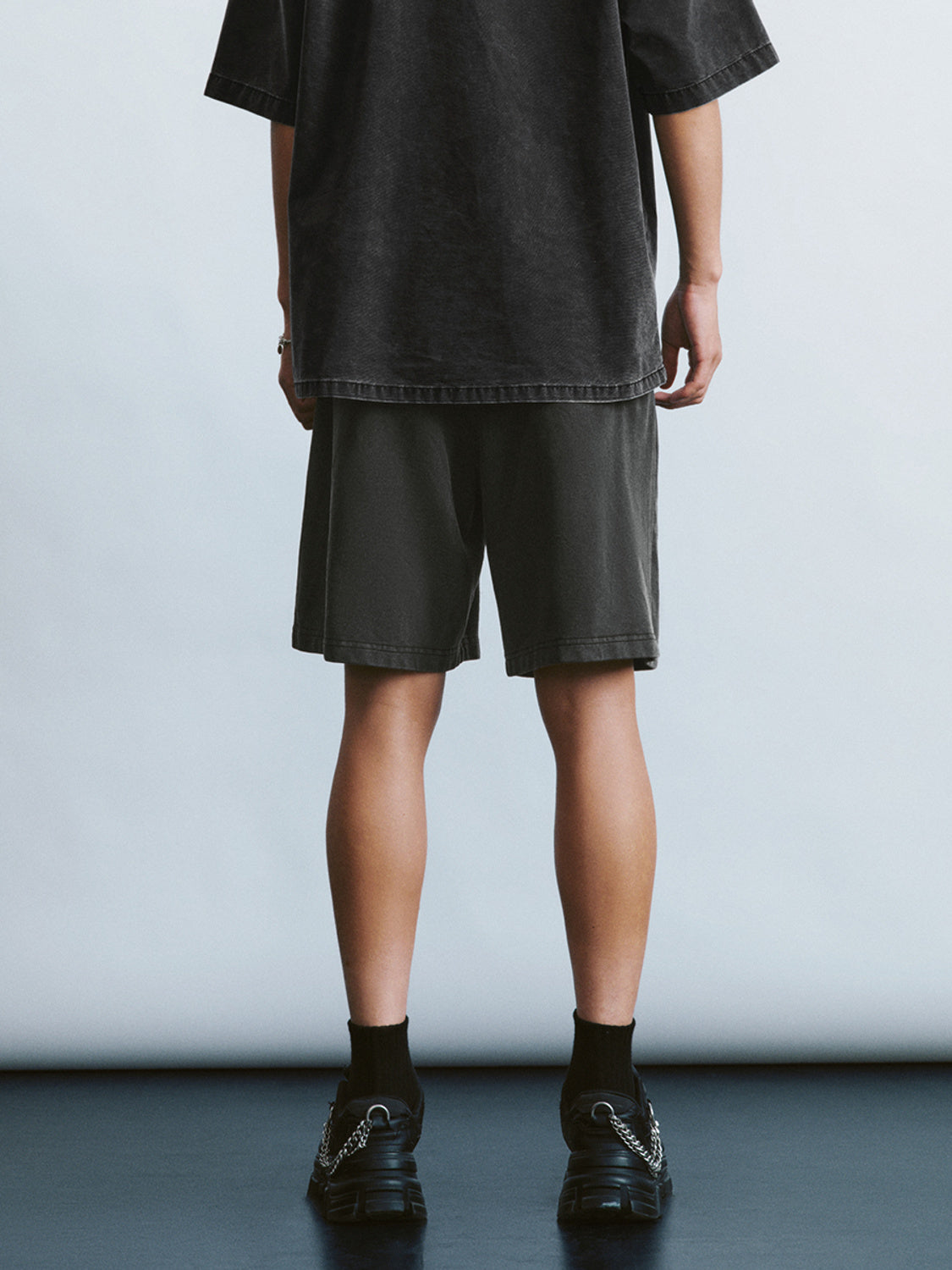 Drawstring Waist Loose Shorts
