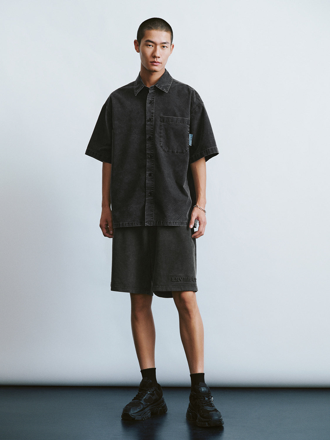 Drawstring Waist Loose Shorts