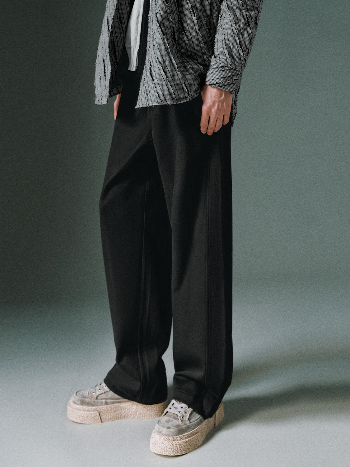 Loose Wide-Leg Pants