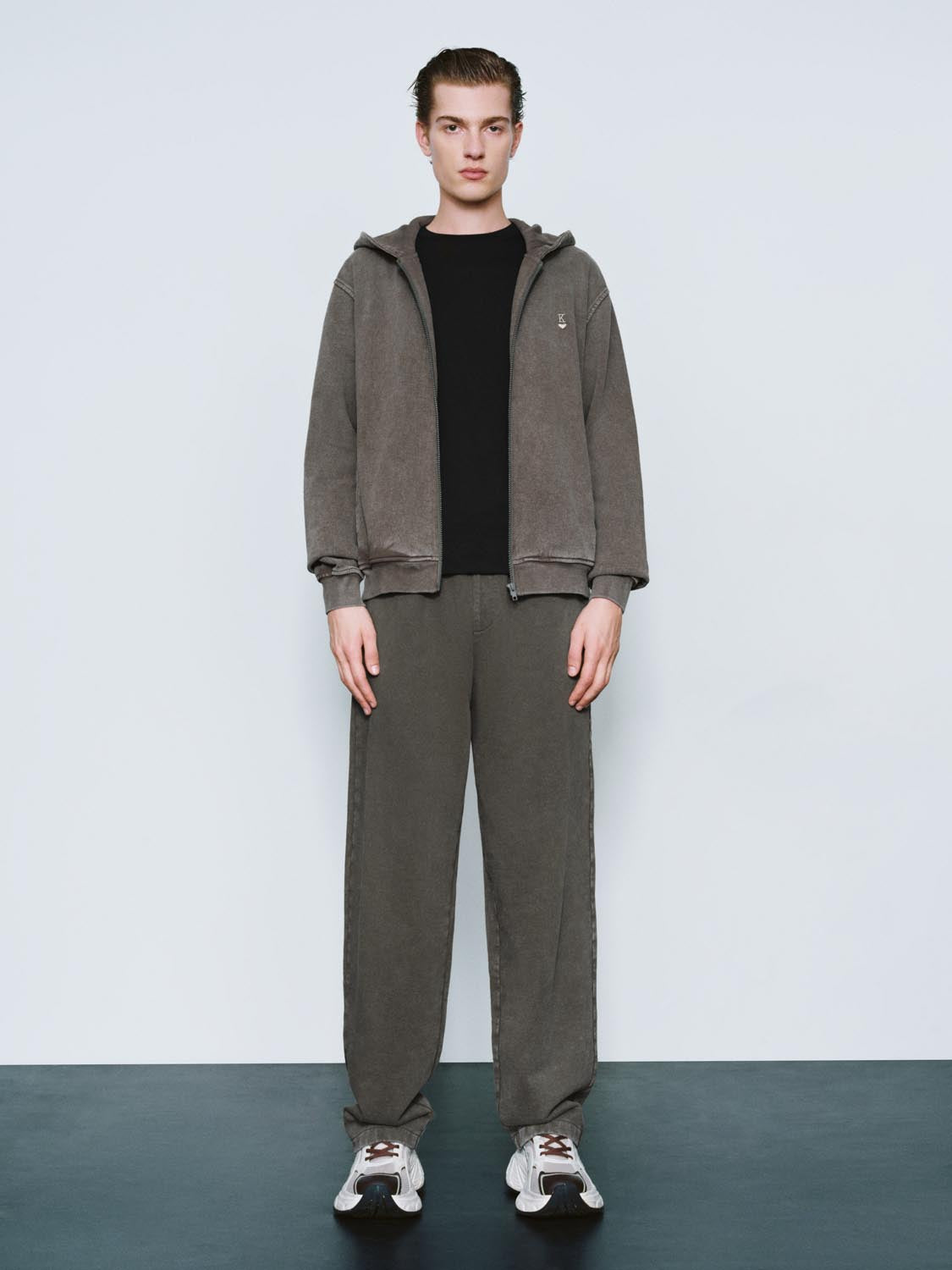 Loose Drawstring Carrot Fit Pants