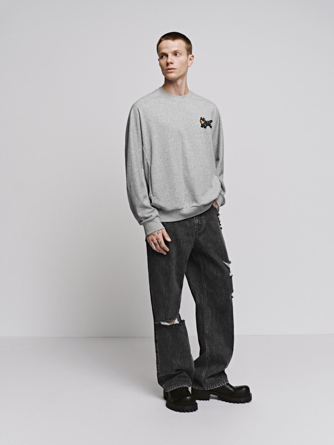 Graphic Contrast Sweatshirts