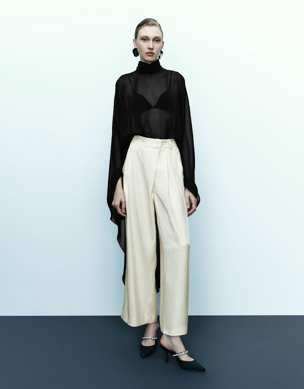 Sleeveless Stand Collar Poncho