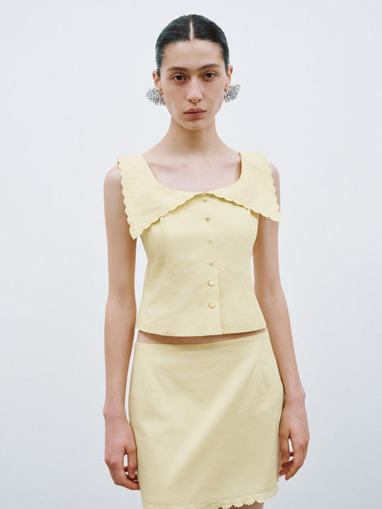 Frill Lapel Sleeveless Tops