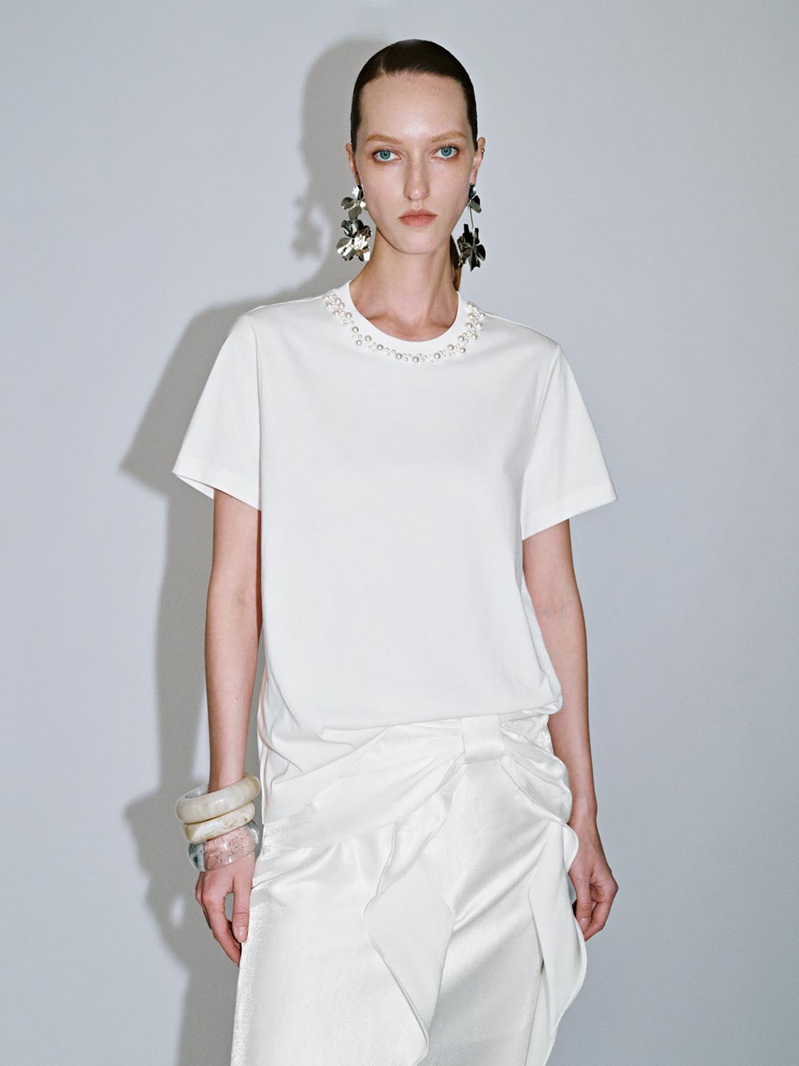 Pearl Decor T-Shirts