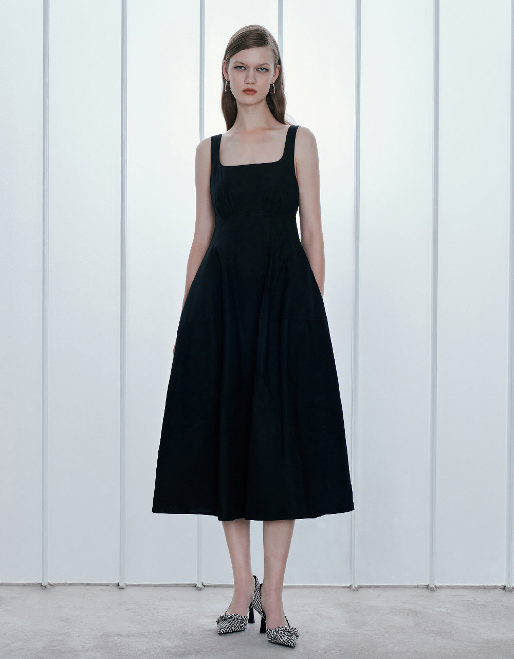 Sleeveless U Neck Skinny Dress