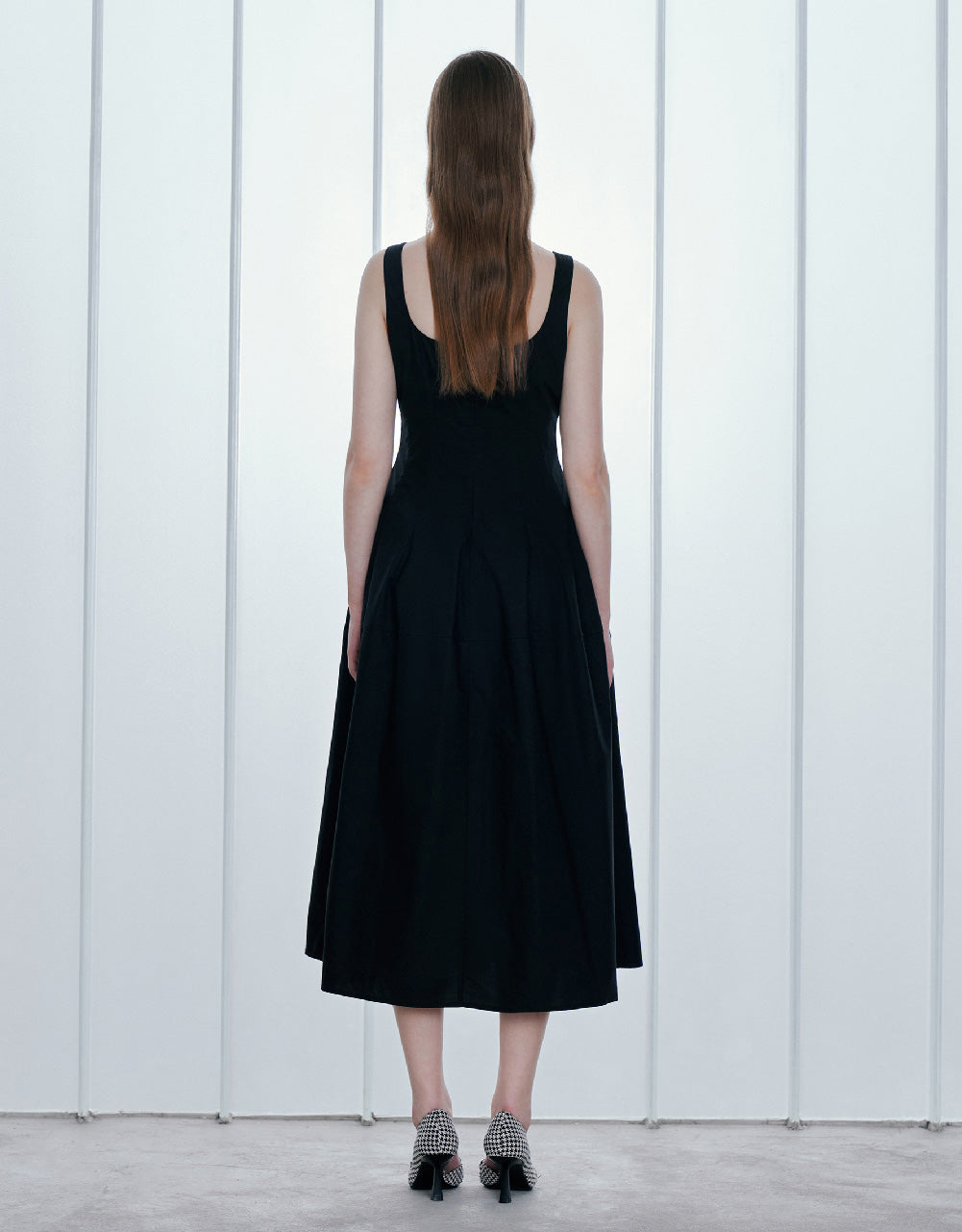 Sleeveless U Neck Skinny Dress