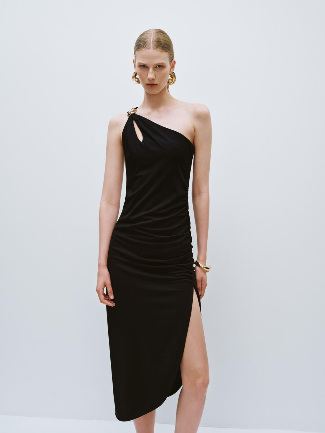 One Shoulder Skinny-Fit Dresses
