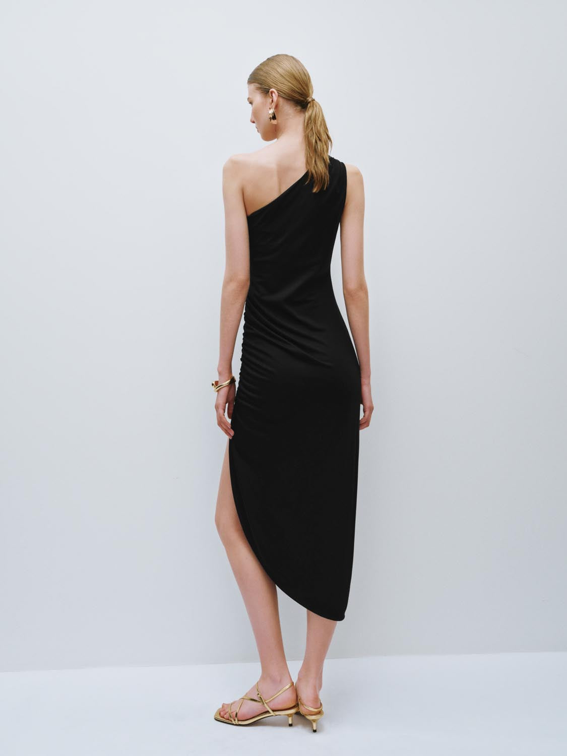 One Shoulder Skinny-Fit Dresses