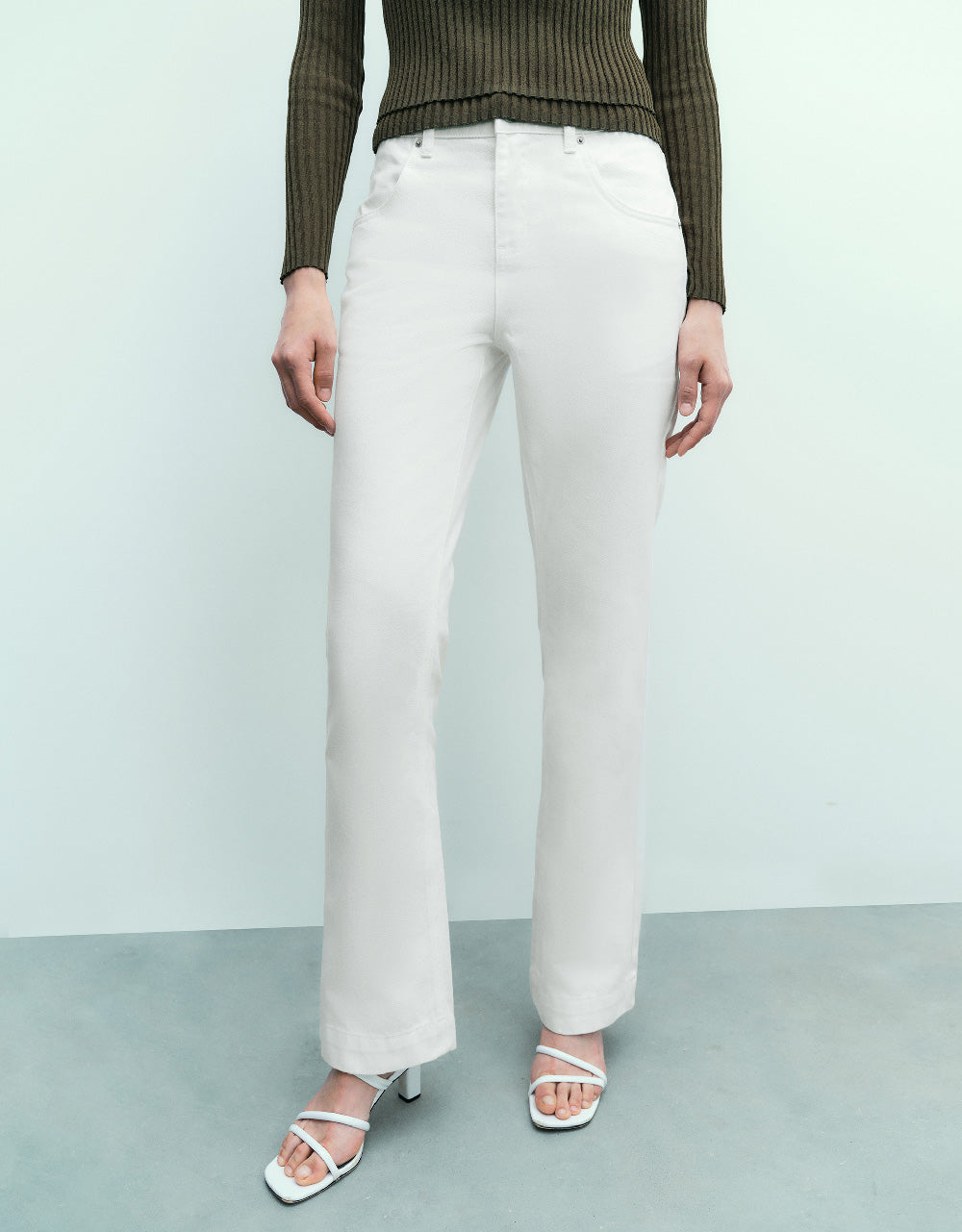 Wide-Leg Jeans